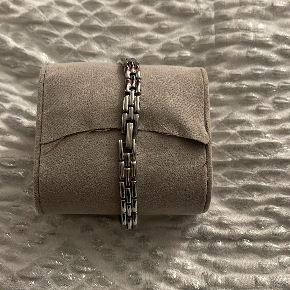 Like new - Picture 2 of 4